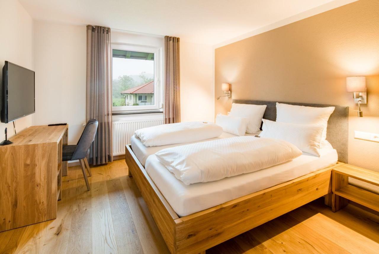 Hotel Hofgut Tiergarten Aulendorf Kültér fotó