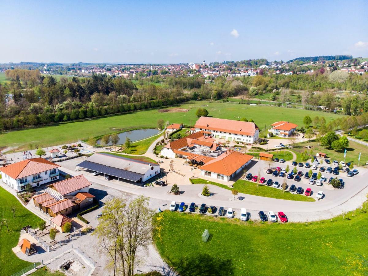 Hotel Hofgut Tiergarten Aulendorf Kültér fotó