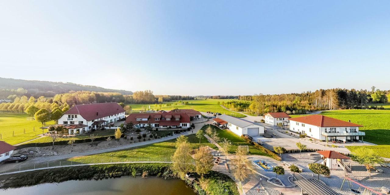 Hotel Hofgut Tiergarten Aulendorf Kültér fotó